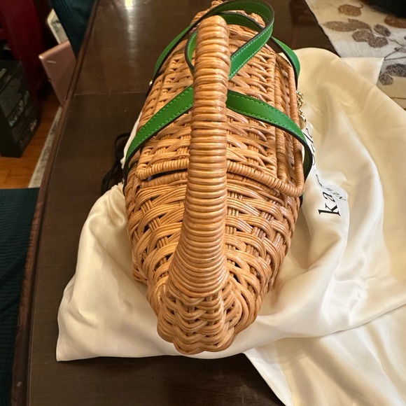NWOT Kate Spade Wicker Alligator with Green Accent - Picture 3 of 6